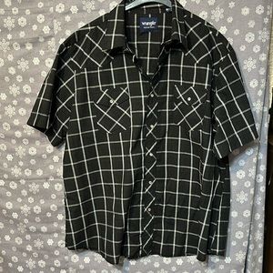 Wrangler pearl button western style shirt